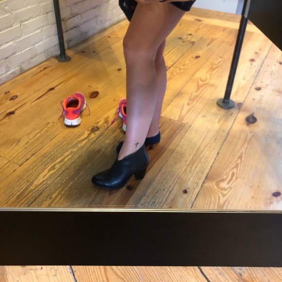 Seychelles booties - Picture 3 of 4